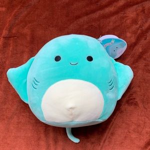 Squishmallow 8” Maggie the Stingray
